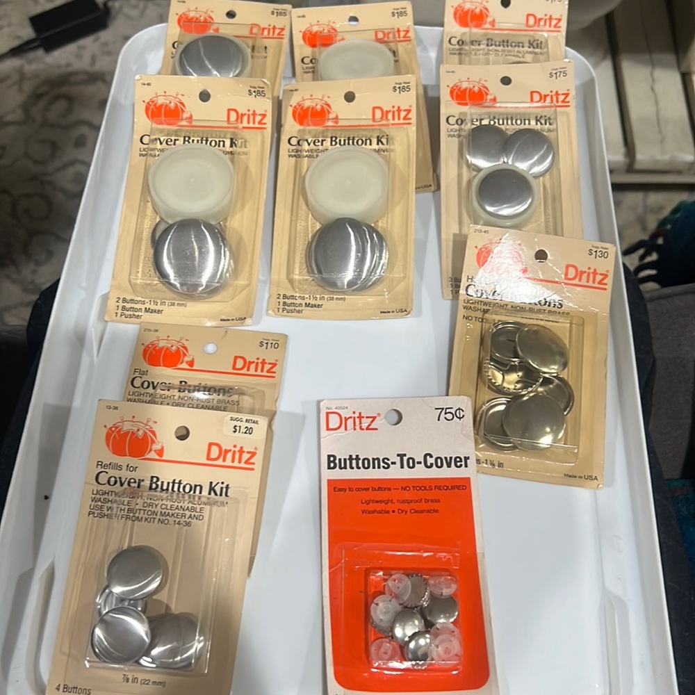 Dritz’s Buttons to cover.